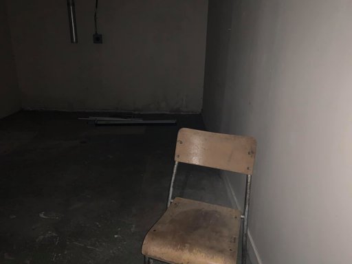 creepychair.jpg