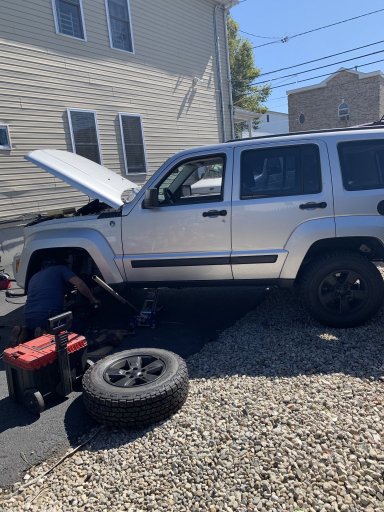 JEEP LIBERTY Suspention.jpg