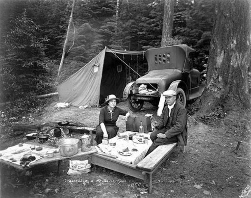 VintageCar Camping.jpg