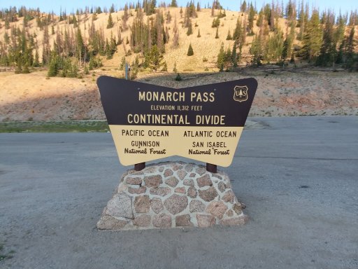 Continental divide monarch pass.jpg
