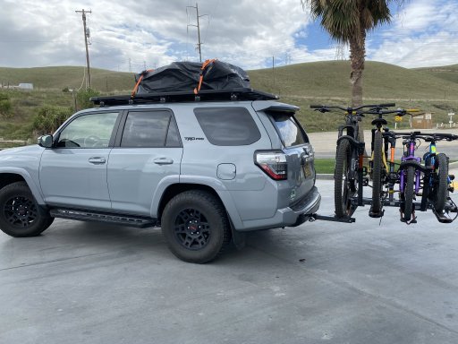 4Runner_n_Bikes.JPG