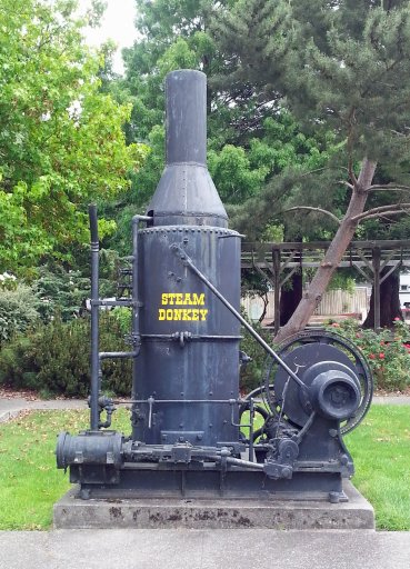 Scotia_Museum_Steam_Donkey.jpg