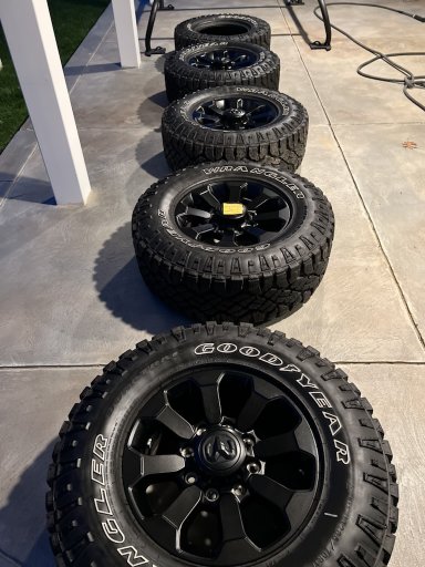 SOLD!!!! MD -Set of 5 Goodyear Wrangler Duratrac Takeoff's 285/70R17  mounted on black/stock rims with TPS - $1475 | OVERLAND BOUND COMMUNITY