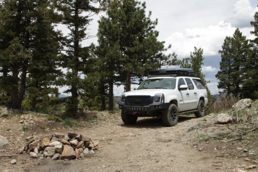 2007 suburban roof rack ikamper winch bumper.JPG