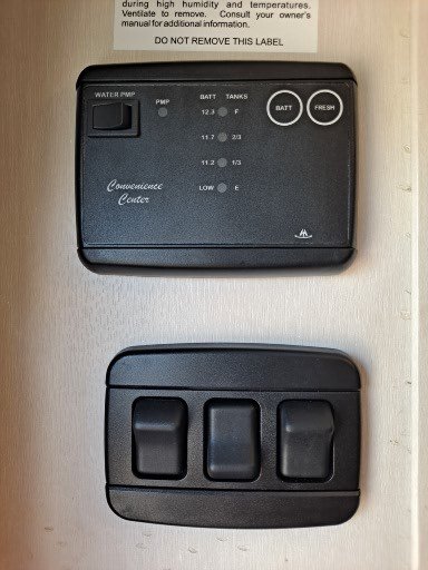 Battery - Fresh Water Monitor and Switches.jpg