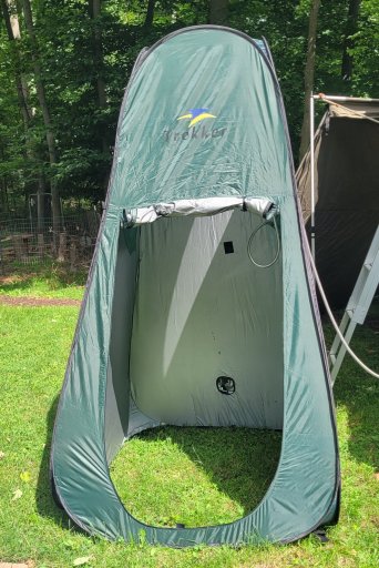 Trecker shower.jpg