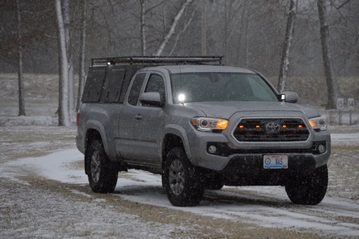 truck snow1.JPG