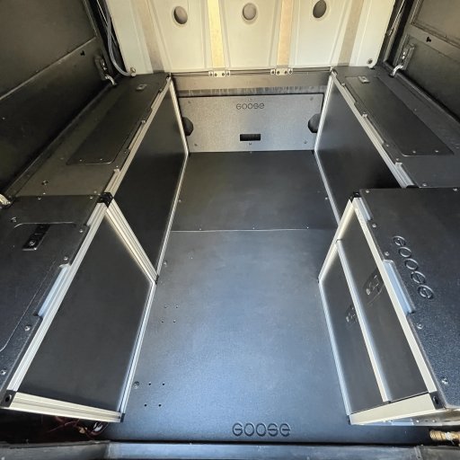 alu-cab-canopy-camper-v2-jeep-gladiator-2019-present-jt-bed-plate-system-5-bed-775800 copy.jpg