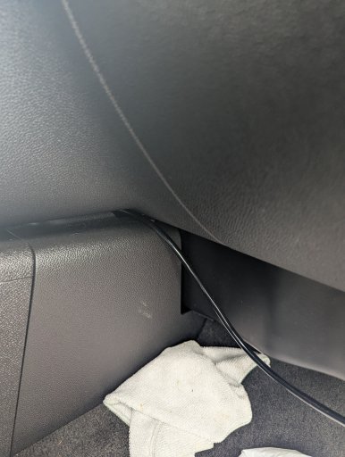 Lightbar wiring under dash.jpg