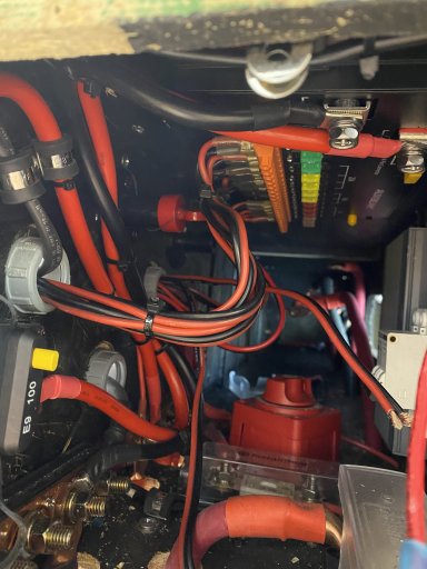 lid closed-side view.jpg