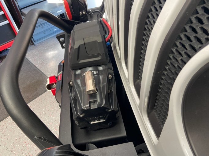 2020 Jeep JLU Warn S10.jpg