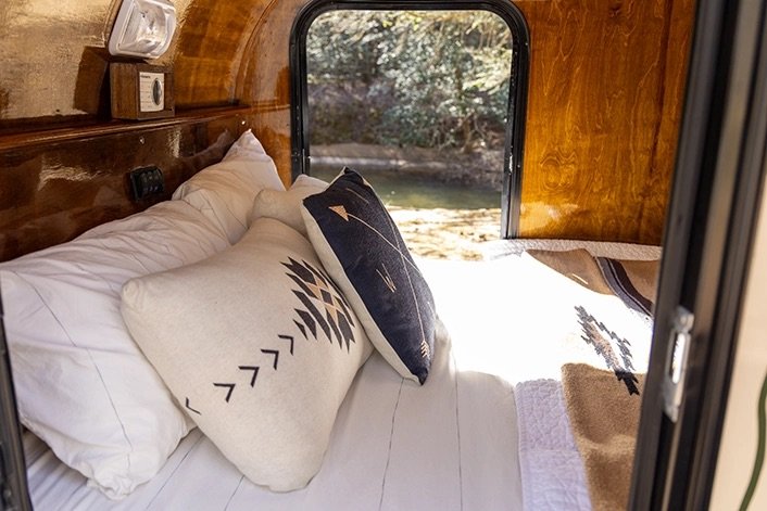 brx-overland-trailer-off-road-teardrop-trailer-cabin-706-471.jpeg