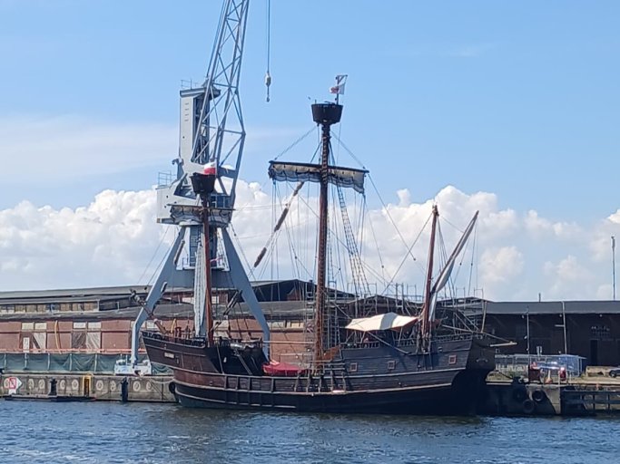 Luebeck Port.jpeg Luebeck Port.jpeg
