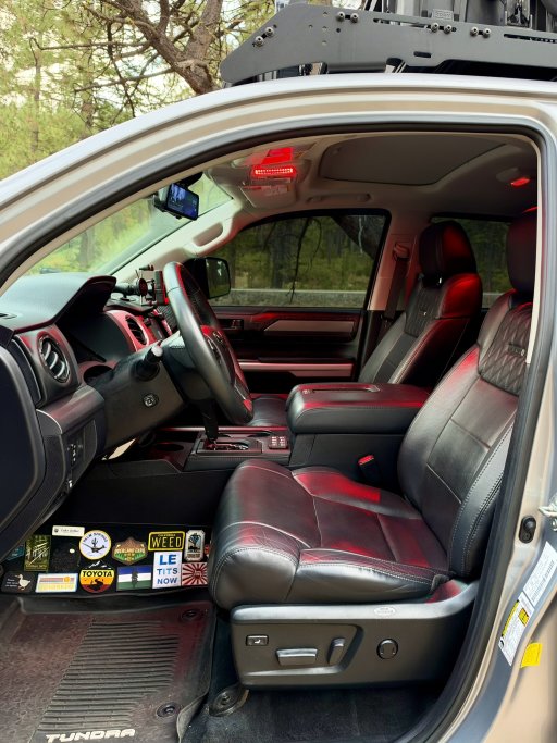 10_Driver_seat.jpg