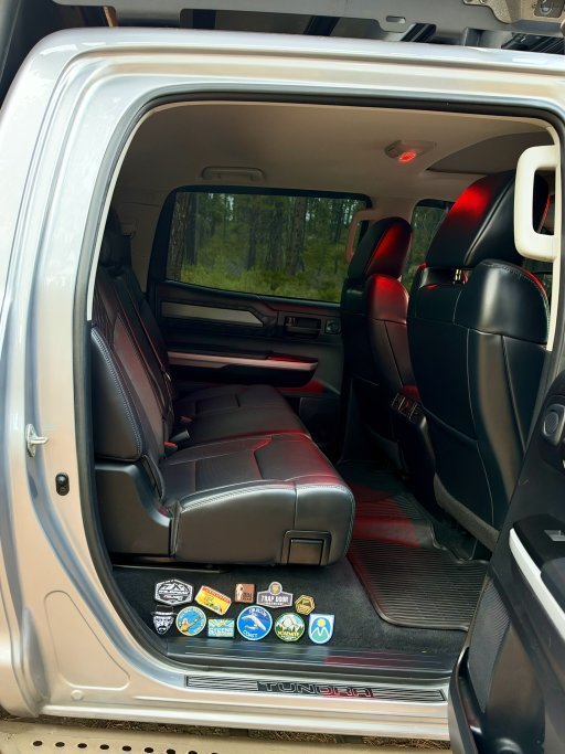 13_Rear_seats_passenger_side.jpg