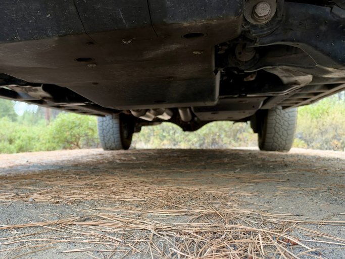 20_Underside_and_skids.jpg