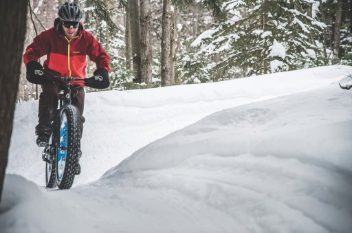 Photo-by-Aaron-Peterson-_-Traverse-Magazine-0115-_-fat-tire-snow-biking-northern-michigan-3.jpg