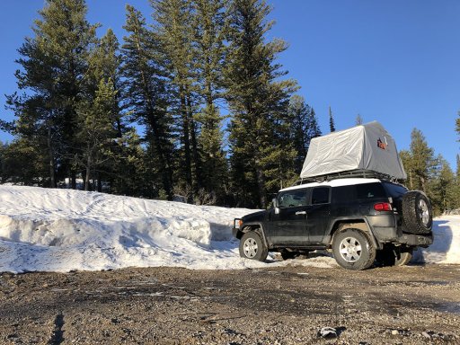 FJ-cruiser-Tepui-popped-snow-resized.jpg