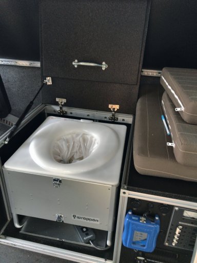 Trekker toilet (2).jpg
