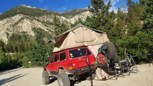 jeep with tent.jpg
