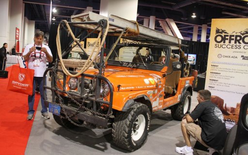 1978-jeep-cj-7-expedicion-de-las-americas-front-three-quarters.jpg