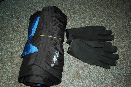 columbia rain gear_ gloves.JPG
