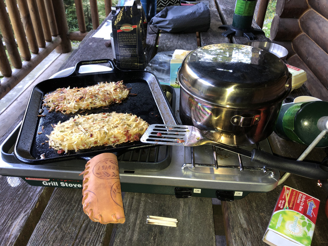 Lodge Cookware 16.75 Cast Iron Grill + Griddle Combo, Color